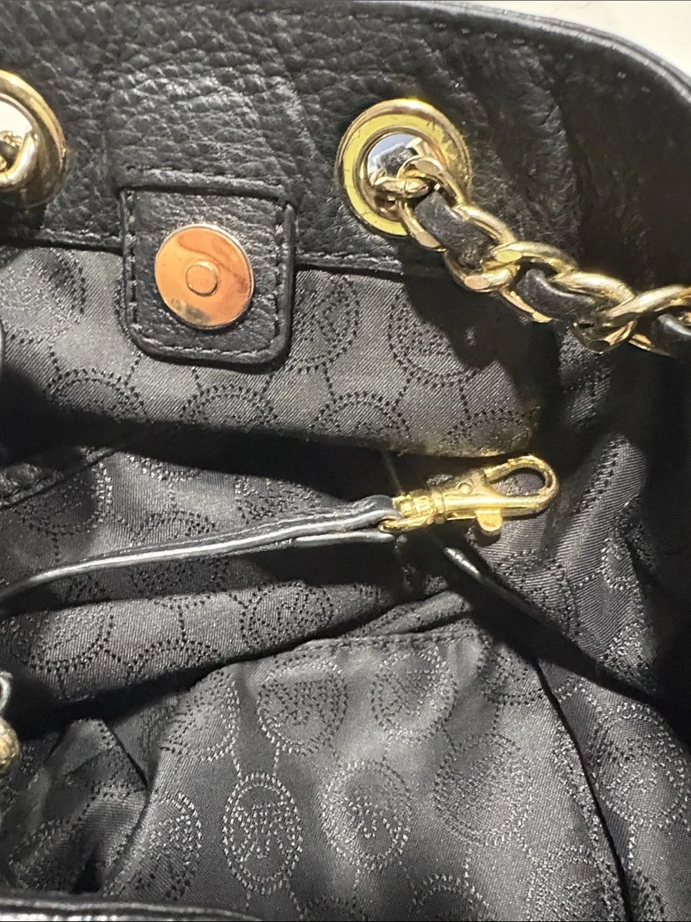 Michael Kors Large Frankie Black Pebbled Leather Chain-Accent Drawstring Hobo